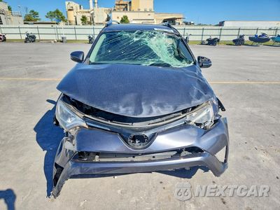 Piąte zdjęcie samochodu w środku: 2016 TOYOTA RAV4 XLE VIN:JTMWFREV8GJ063255 - miniatura