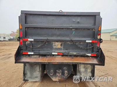 Zdjęcie 6 z 13 samochodu: 1996 VOLVO WCA DUMP TRUCK VIN:4V4VDBGF8TN713661 - miniatura