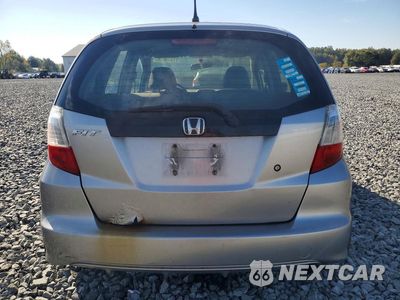 Zdjęcie 6 z 12 samochodu: 2010 HONDA FIT VIN:JHMGE8H26AC001270 - miniatura