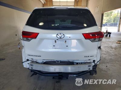 Zdjęcie 6 z 13 samochodu: 2019 TOYOTA HIGHLANDER XLE VIN:5TDJZRFH6KS619231 - miniatura