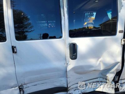 Zdjęcie 11 z 13 samochodu: 2000 CHEVROLET EXPRESS G3500 VIN:1GAHG39R3Y1273708 - miniatura