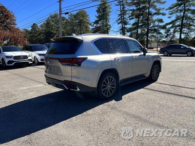 Czwarte zdjęcie samochodu z boku: 2023 LEXUS LX 600 F SPORT HANDLING VIN:JTJMB7CX2P4030484 - miniatura