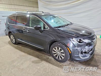 Czwarte zdjęcie samochodu z boku: 2019 CHRYSLER PACIFICA TOURING L VIN:2C4RC1BG1KR625238 - miniatura