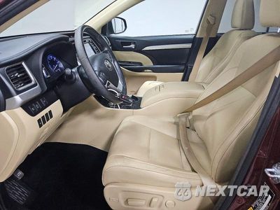 Zdjęcie 7 z 14 samochodu: 2018 TOYOTA HIGHLANDER XLE VIN:5TDJZRFH8JS850176 - miniatura