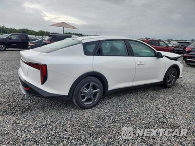 Trzecie zdjęcie samochodu z tyłu: 2026 KIA K4 LXS VIN:3KPFT4DE7TE297682 - miniatura