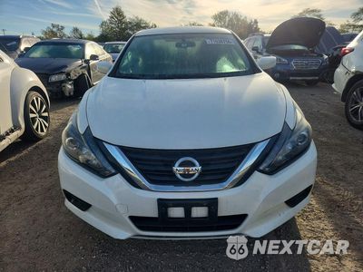 Piąte zdjęcie samochodu w środku: 2016 NISSAN ALTIMA 2.5 SR VIN:1N4AL3AP4GC271117 - miniatura