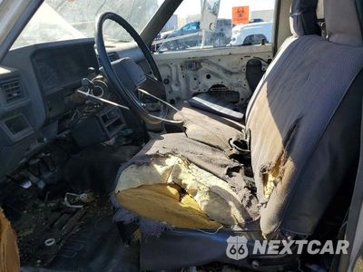 Zdjęcie 7 z 12 samochodu: 1988 TOYOTA PICKUP CAB CHASSIS RN75 VIN:JT5RN75T4J0024092 - miniatura