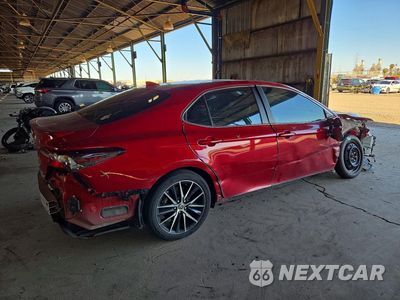 Trzecie zdjęcie samochodu z tyłu: 2024 TOYOTA CAMRY HYBRID SE VIN:4T1S31AK0RU070489 - miniatura