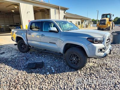 Czwarte zdjęcie samochodu z boku: 2019 TOYOTA TACOMA SR5 V6 VIN:3TMCZ5AN2KM253248 - miniatura