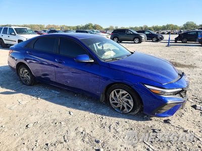 Czwarte zdjęcie samochodu z boku: 2024 HYUNDAI ELANTRA SEL VIN:KMHLM4DG5RU719391 - miniatura