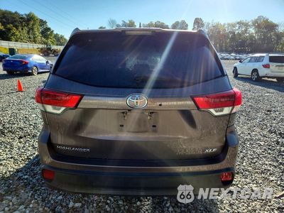 Zdjęcie 6 z 13 samochodu: 2019 TOYOTA HIGHLANDER XLE VIN:5TDKZRFH6KS332332 - miniatura