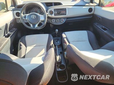 Zdjęcie 8 z 13 samochodu: 2014 TOYOTA YARIS 5-DOOR LE VIN:JTDKTUD30ED576456 - miniatura
