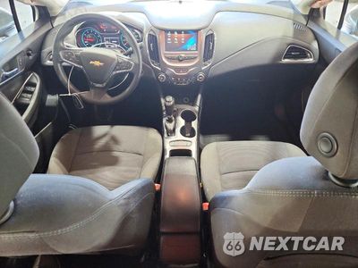 Zdjęcie 8 z 12 samochodu: 2018 CHEVROLET CRUZE LT VIN:1G1BE5SMXJ7123880 - miniatura