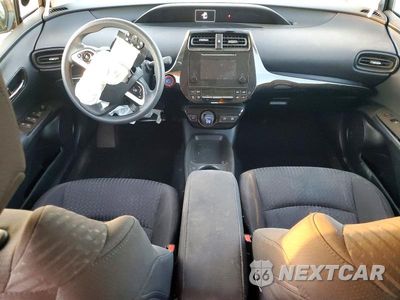 Zdjęcie 8 z 13 samochodu: 2016 TOYOTA PRIUS TWO ECO VIN:JTDKARFU0G3023890 - miniatura