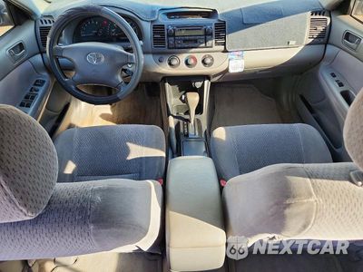 Zdjęcie 8 z 12 samochodu: 2004 TOYOTA CAMRY STANDARD VIN:JTDBE32K840280959 - miniatura
