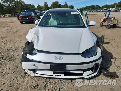 Piąte zdjęcie samochodu w środku: 2023 HYUNDAI IONIQ 6 LIMITED VIN:KMHM54AC1PA052174 - miniatura