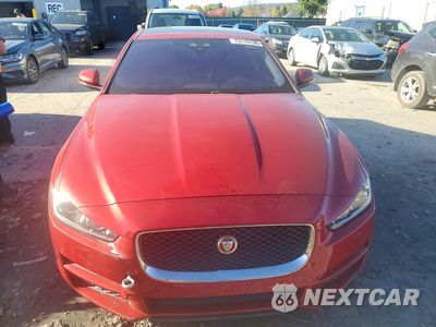 Piąte zdjęcie samochodu w środku: 2017 JAGUAR XE PREMIUM VIN:SAJAJ4BN4HA976646 - miniatura