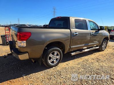 Trzecie zdjęcie samochodu z tyłu: 2011 TOYOTA TUNDRA CREWMAX SR5 VIN:5TFEY5F12BX101840 - miniatura