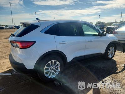 Trzecie zdjęcie samochodu z tyłu: 2022 FORD ESCAPE SE VIN:1FMCU9G65NUA59783 - miniatura