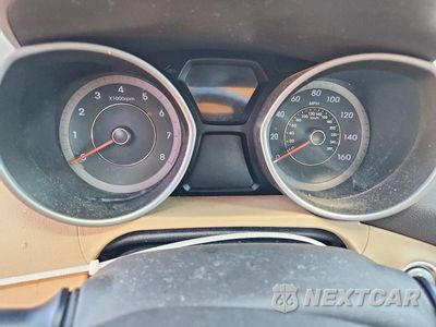 Zdjęcie 9 z 12 samochodu: 2013 HYUNDAI ELANTRA LIMITED VIN:KMHDH4AE9DU505931 - miniatura