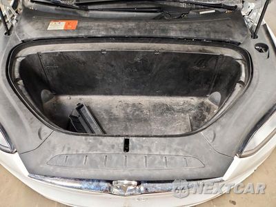 Zdjęcie 12 z 13 samochodu: 2016 TESLA MODEL X VIN:5YJXCAE26GF030329 - miniatura