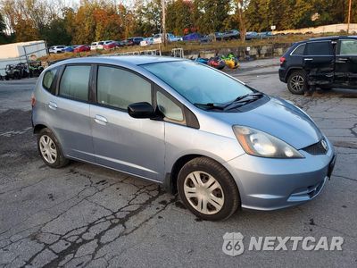 Czwarte zdjęcie samochodu z boku: 2011 HONDA FIT VIN:JHMGE8H34BC028073 - miniatura