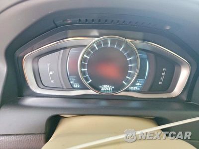 Zdjęcie 9 z 13 samochodu: 2015 VOLVO XC60 T6 PLATINUM VIN:YV4902RM3F2691544 - miniatura