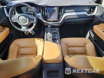 Zdjęcie 8 z 13 samochodu: 2020 VOLVO XC60 T5 MOMENTUM VIN:YV4102RK5L1468743 - miniatura
