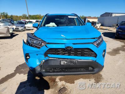 Piąte zdjęcie samochodu w środku: 2019 TOYOTA RAV4 XLE VIN:JTMP1RFV2KJ001084 - miniatura