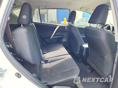 Zdjęcie 11 z 13 samochodu: 2017 TOYOTA RAV4 LE VIN:JTMBFREV3HJ169144 - miniatura