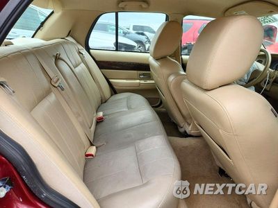 Zdjęcie 10 z 12 samochodu: 2011 MERCURY GRAND MARQUIS LS VIN:2MEBM7FV6BX603353 - miniatura