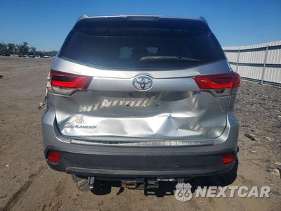 Zdjęcie 6 z 13 samochodu: 2018 TOYOTA HIGHLANDER LE VIN:5TDZARFH3JS040691 - miniatura