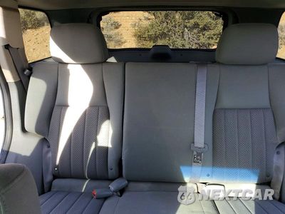 Zdjęcie 10 z 13 samochodu: 2005 JEEP GRAND CHEROKEE LAREDO VIN:1J4GR48KX5C604897 - miniatura