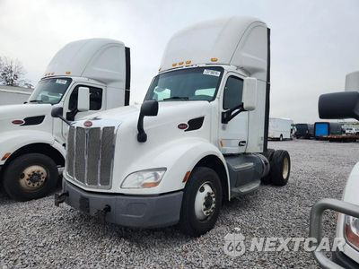 2016 PETERBILT 579 SEMI TRUCK 1XPBA48X4GD361697 - główne zdjęcie licytacji z USA - miniatura