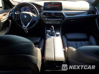 Zdjęcie 8 z 13 samochodu: 2019 BMW 530XE VIN:WBAJB1C50KB377055 - miniatura