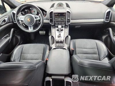 Zdjęcie 8 z 14 samochodu: 2014 PORSCHE CAYENNE GTS VIN:WP1AD2A25ELA76662 - miniatura