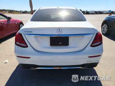 Zdjęcie 6 z 12 samochodu: 2019 MERCEDES-BENZ E 300 VIN:WDDZF4JB8KA519264 - miniatura