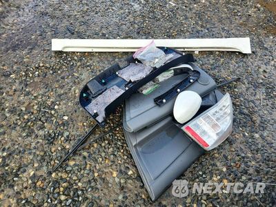 Zdjęcie 12 z 13 samochodu: 2010 TOYOTA PRIUS V VIN:JTDKN3DU9A0042564 - miniatura