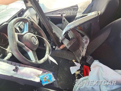 Zdjęcie 7 z 13 samochodu: 2018 NISSAN KICKS SV VIN:3N1CP5CU6JL530159 - miniatura