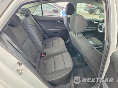 Zdjęcie 10 z 12 samochodu: 2018 KIA RIO S VIN:3KPA24AB4JE095287 - miniatura