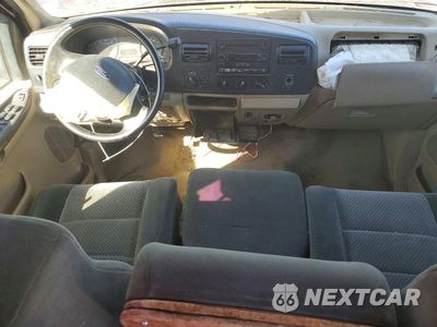 Zdjęcie 8 z 13 samochodu: 2005 FORD F250 SUPER DUTY VIN:1FTSW21595EA31562 - miniatura