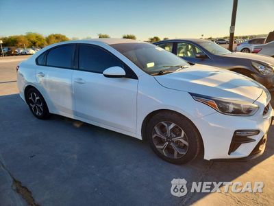 Czwarte zdjęcie samochodu z boku: 2020 KIA FORTE LXS VIN:3KPF24AD2LE175424 - miniatura