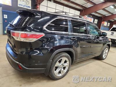 Trzecie zdjęcie samochodu z tyłu: 2015 TOYOTA HIGHLANDER LIMITED VIN:5TDDKRFH8FS073216 - miniatura