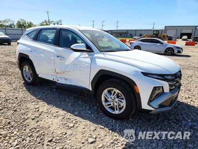 Czwarte zdjęcie samochodu z boku: 2025 HYUNDAI TUCSON SE VIN:5NMJACDEXSH606336 - miniatura