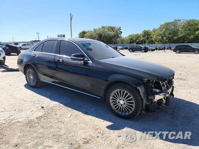 Czwarte zdjęcie samochodu z boku: 2015 MERCEDES-BENZ C 300 4MATIC VIN:55SWF4KB1FU039591 - miniatura