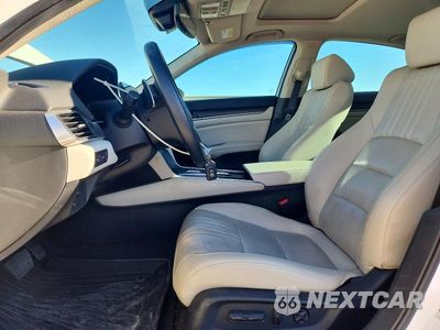 Zdjęcie 7 z 13 samochodu: 2019 HONDA ACCORD TOURING VIN:1HGCV2F90KA014544 - miniatura