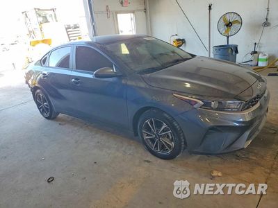 Czwarte zdjęcie samochodu z boku: 2023 KIA FORTE LXS VIN:3KPF24ADXPE668564 - miniatura