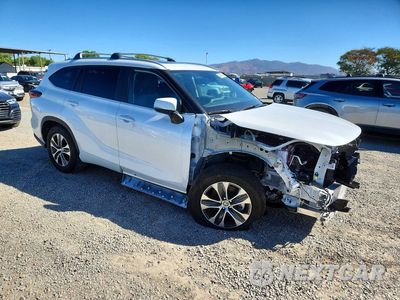 Czwarte zdjęcie samochodu z boku: 2025 TOYOTA HIGHLANDER XLE VIN:5TDKDRAH8SS556787 - miniatura