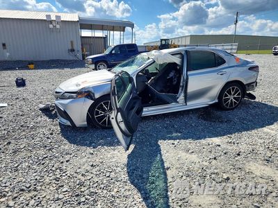 2023 TOYOTA CAMRY SE 4T1T11AK6PU724483 - główne zdjęcie licytacji z USA - miniatura
