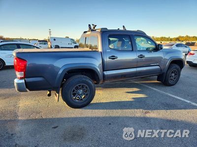 Trzecie zdjęcie samochodu z tyłu: 2017 TOYOTA TACOMA SR5 V6 VIN:5TFCZ5AN9HX055222 - miniatura